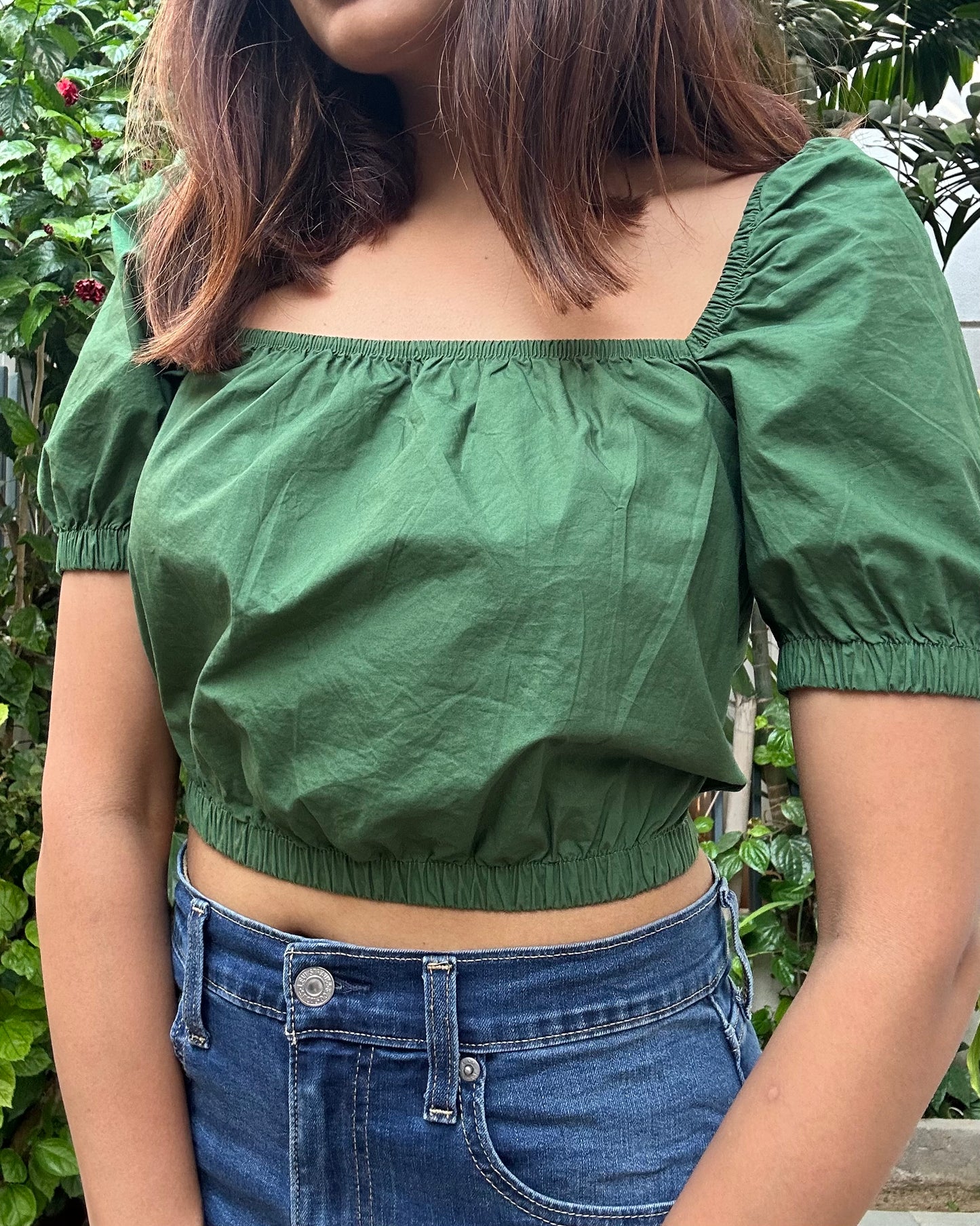 Dark green off-shoulder crop top with elastic