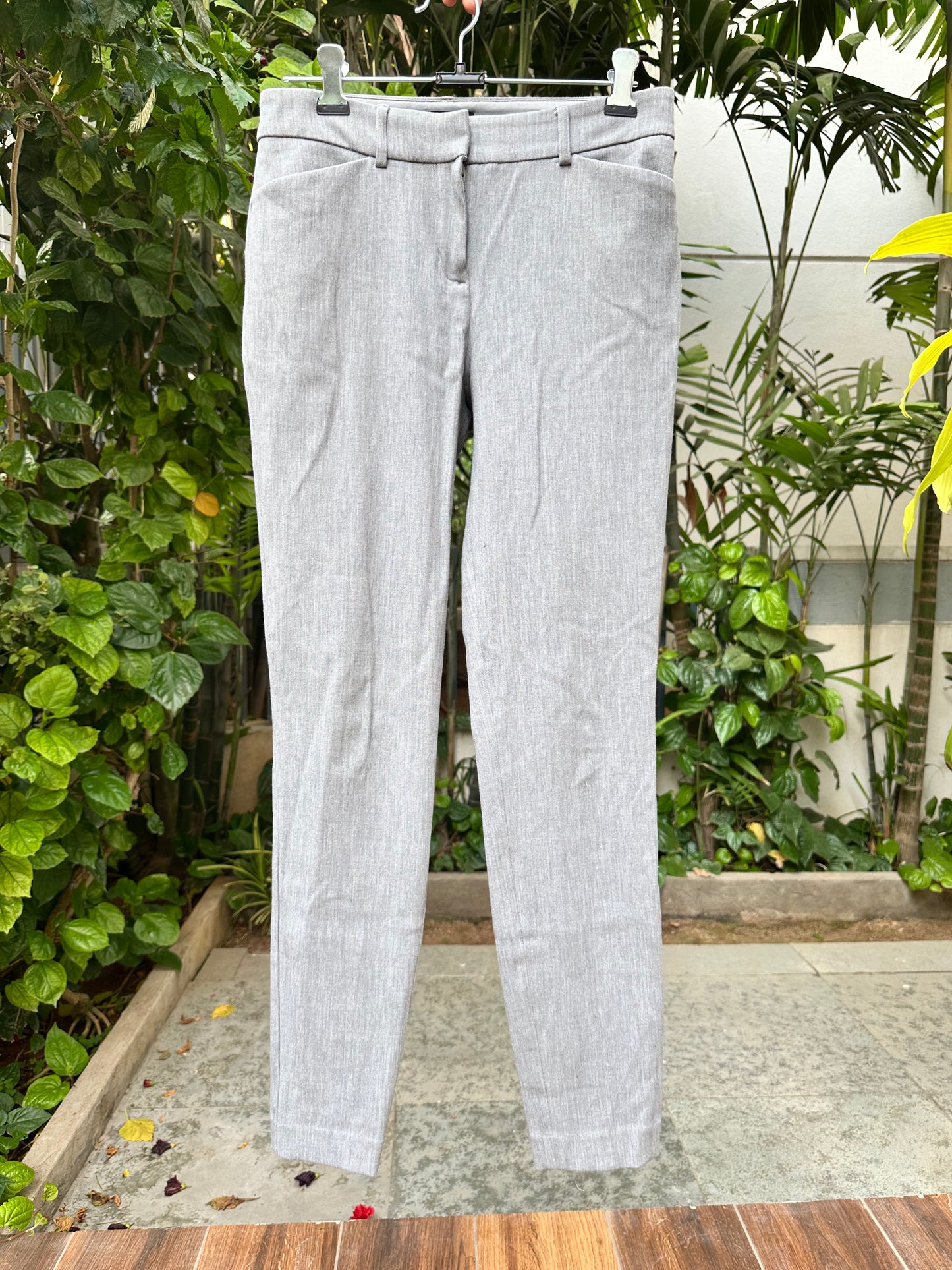 Grey skinny mid-rise formal pants