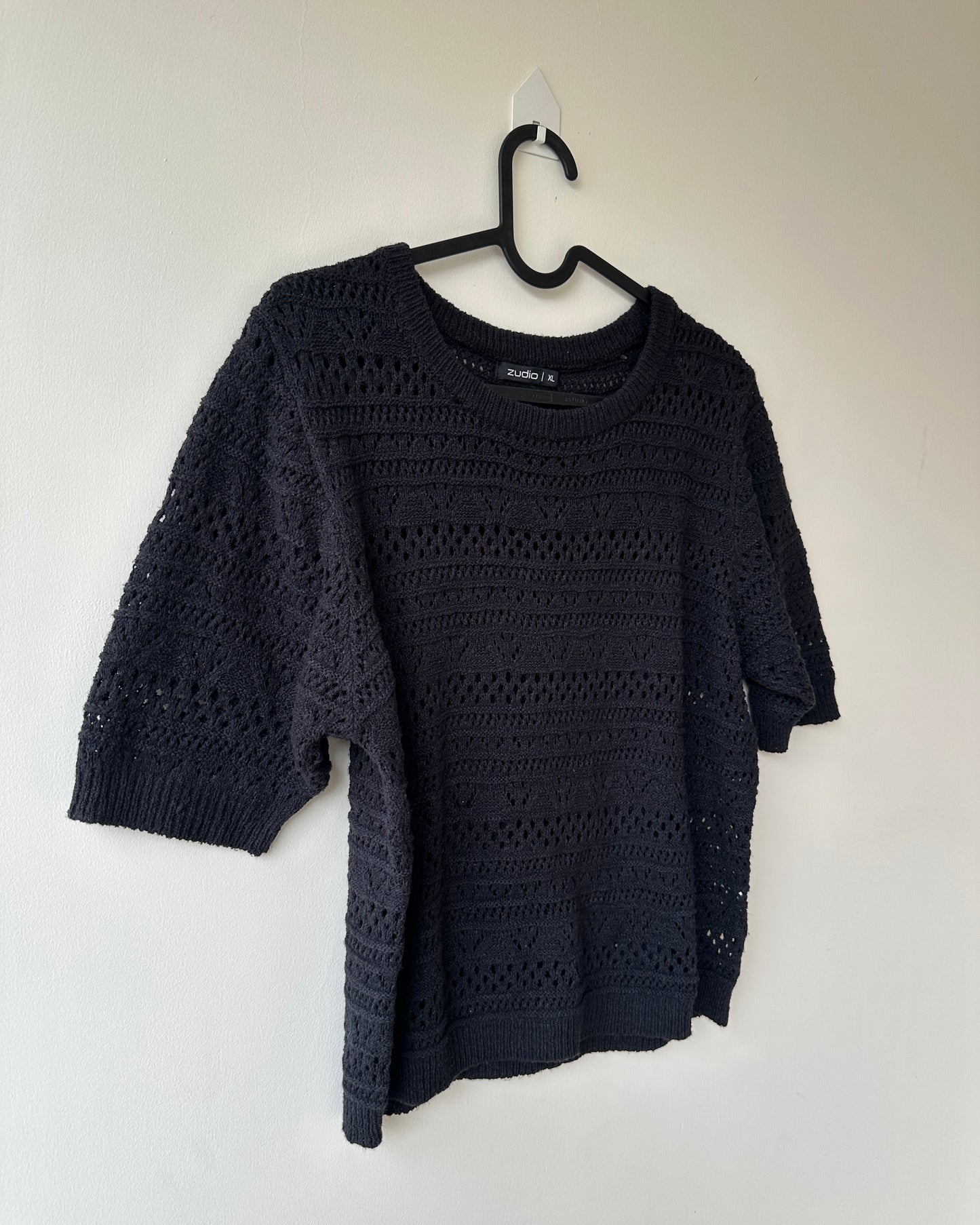 Black knit crop top