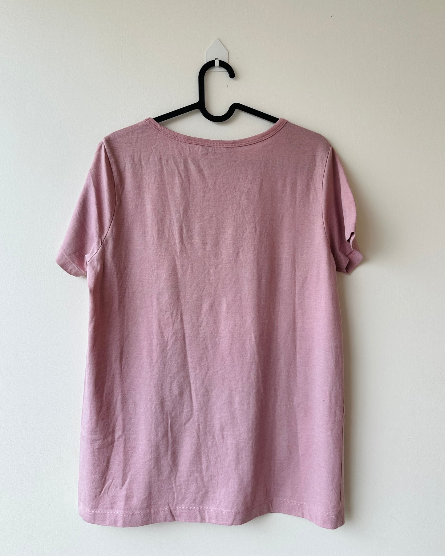 Pink t-shirt with criss-cross neck
