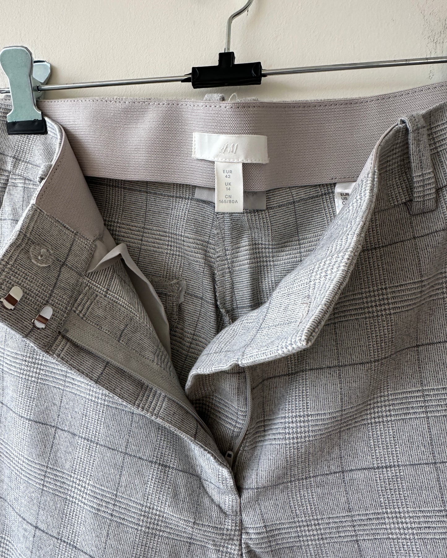 Grey checks mid rise formal trousers