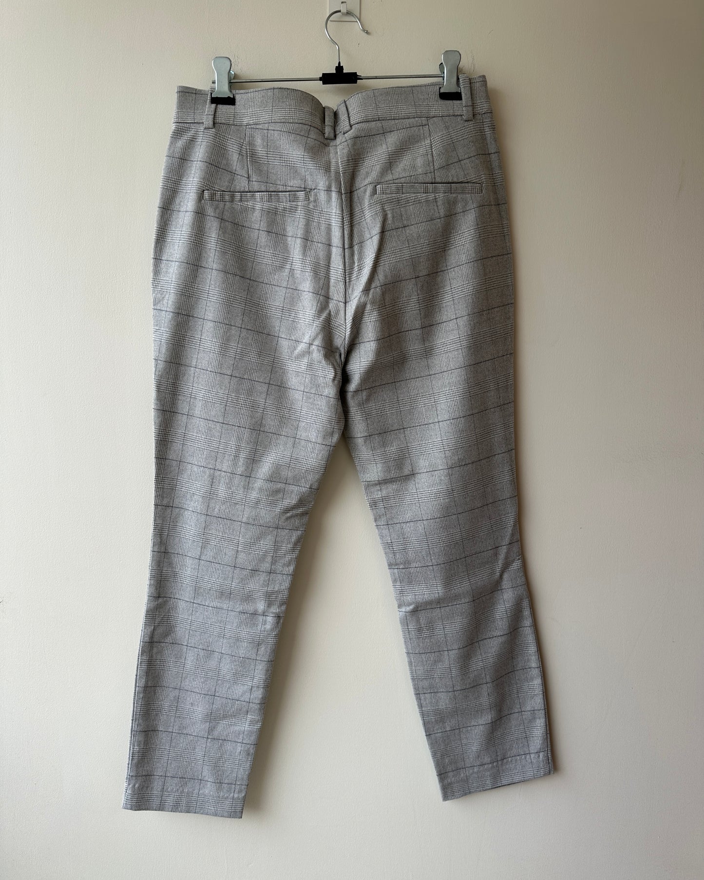 Grey checks mid rise formal trousers