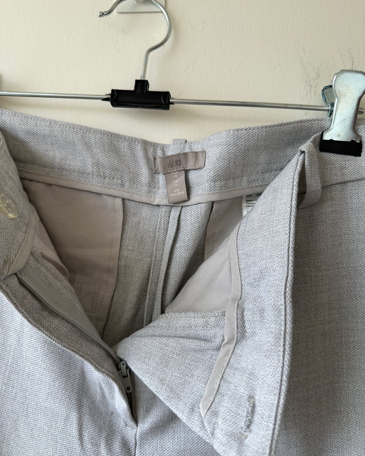 Grey mid rise formal trousers