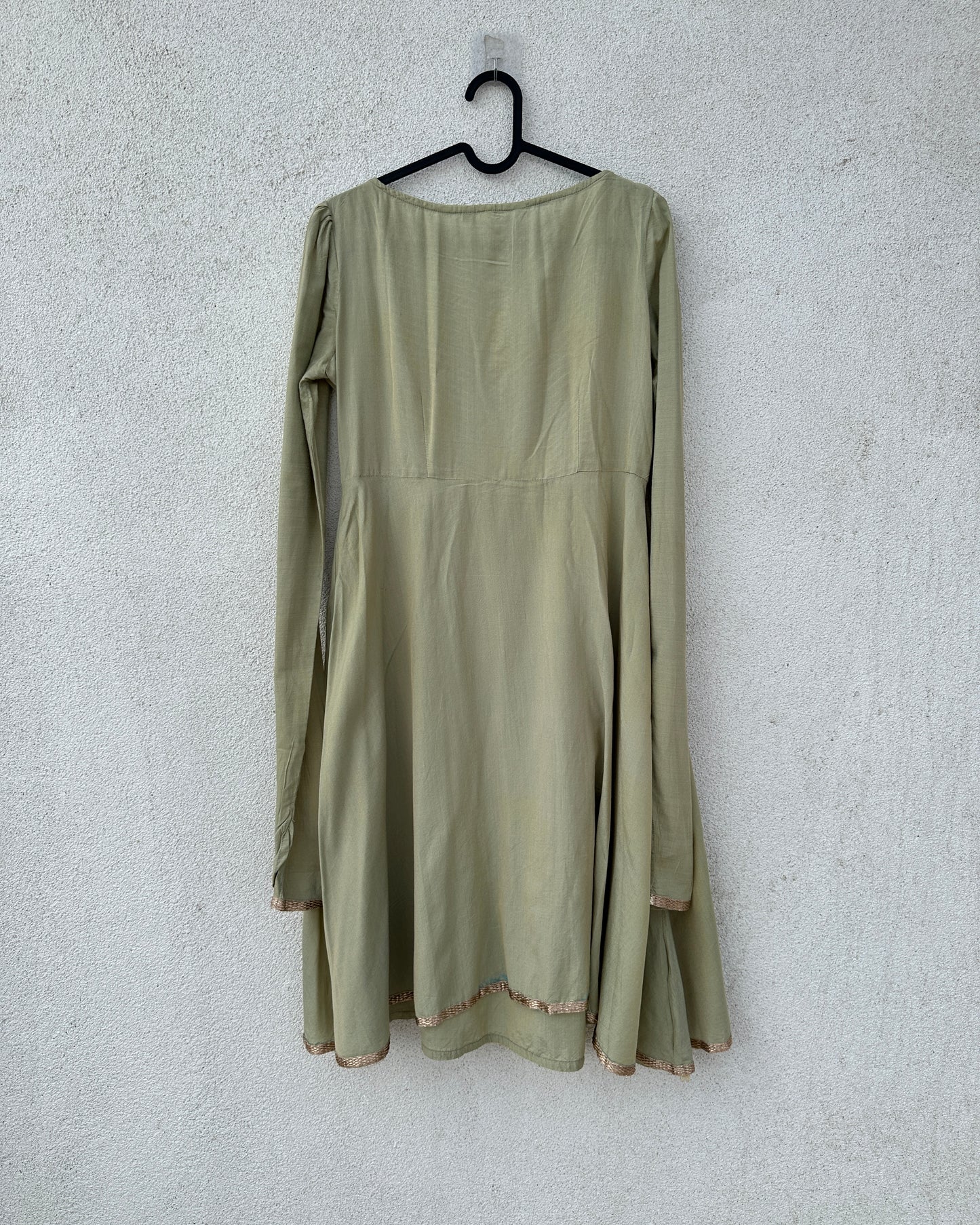 Green and white kurta set with dhoti pants (2 pcs)