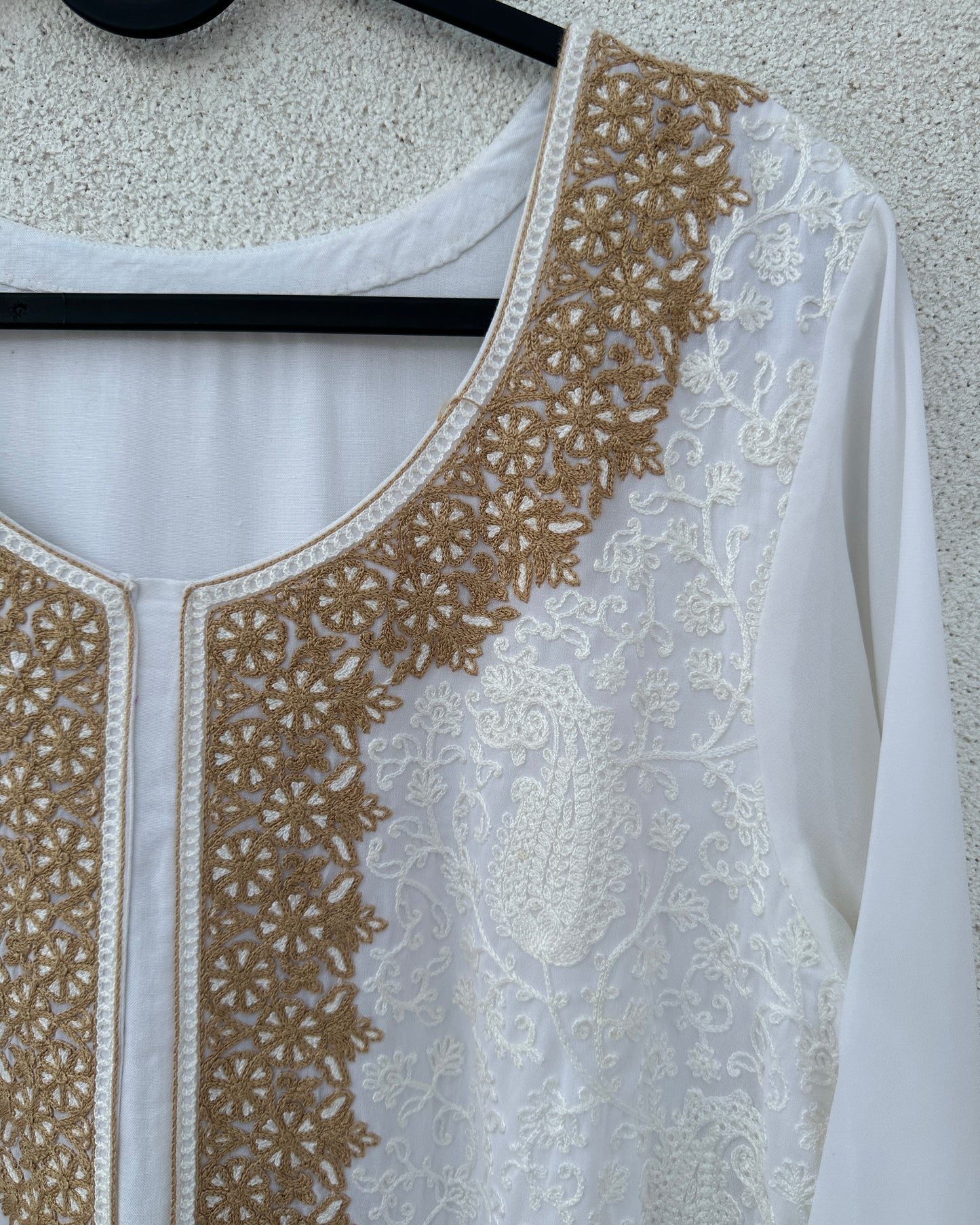 White chikankari kurta