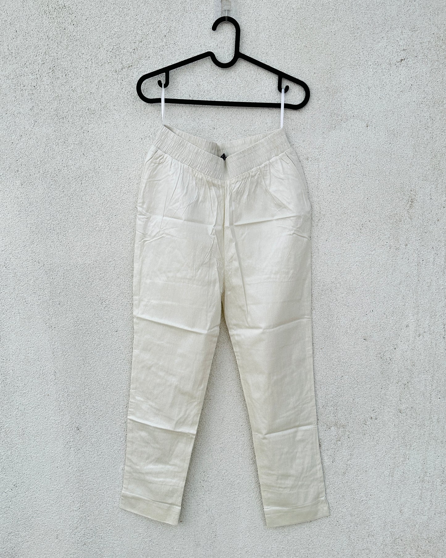 White fitted pants