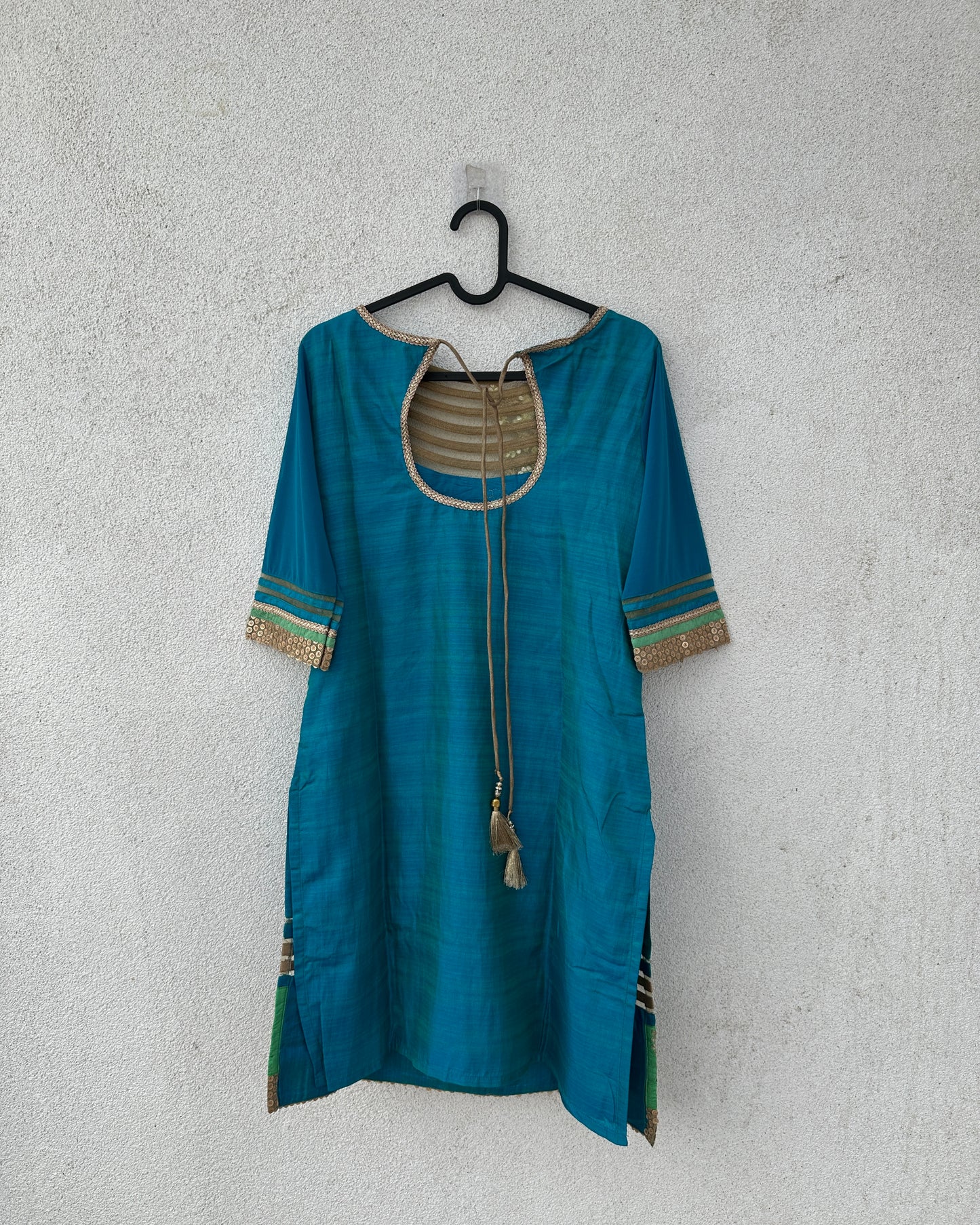 Blue embroidered kurta