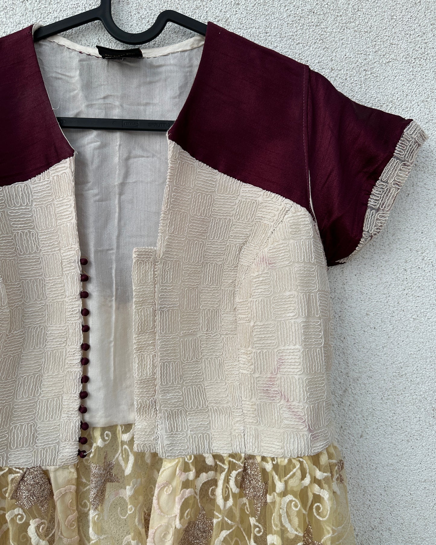 White and maroon kurta set (2 pcs)