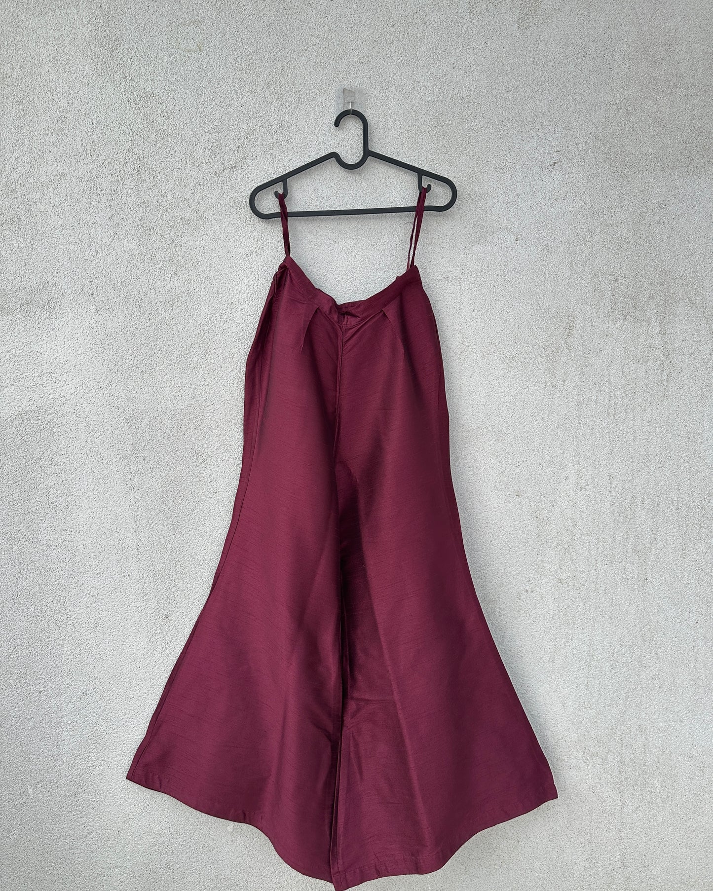White and maroon kurta set (2 pcs)