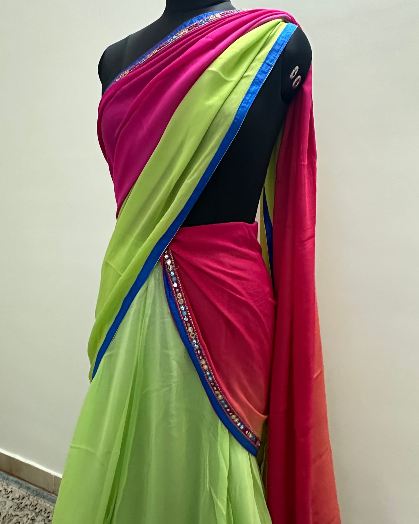 Green shaded lehenga and dupatta (2 pcs)