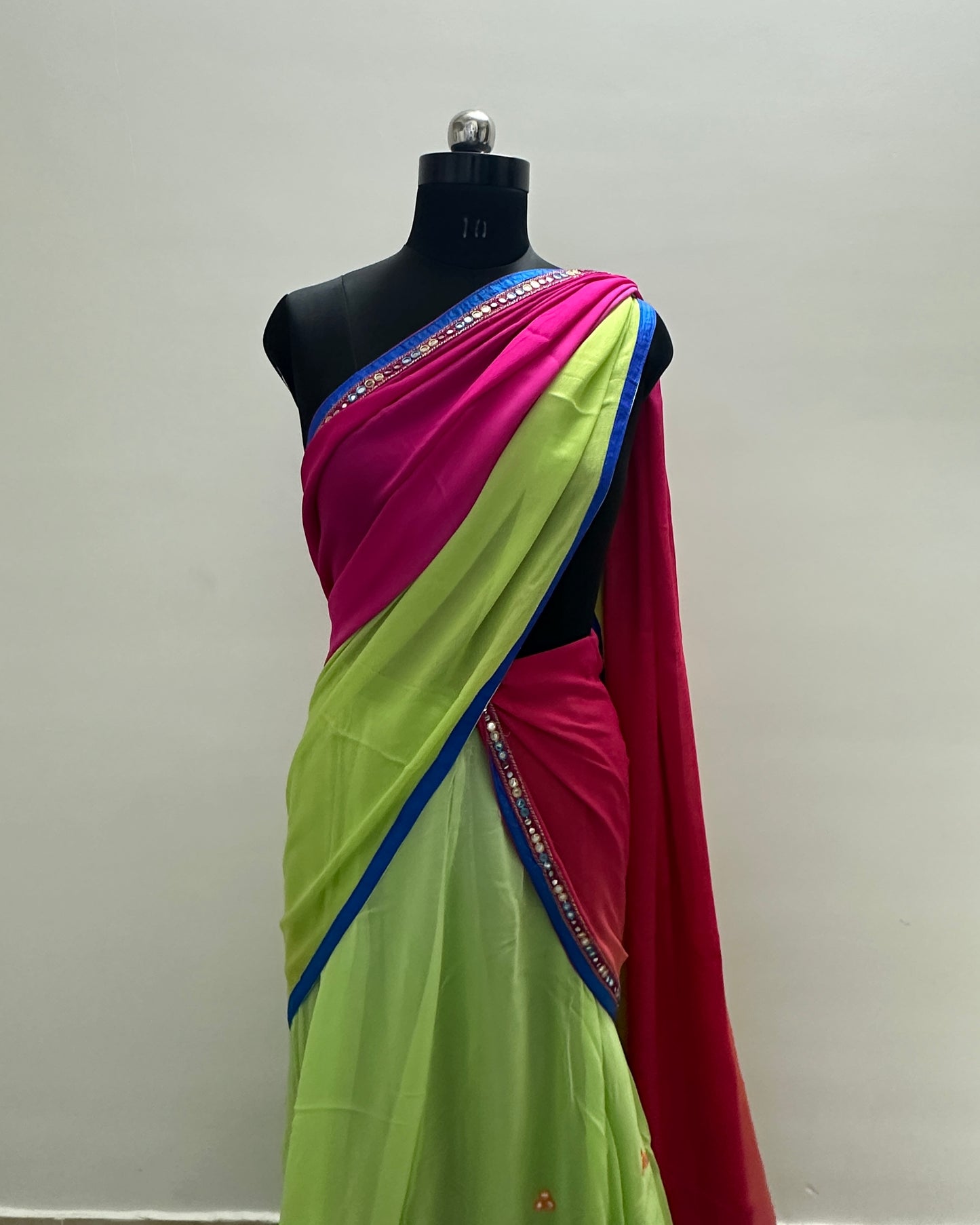 Green shaded lehenga and dupatta (2 pcs)