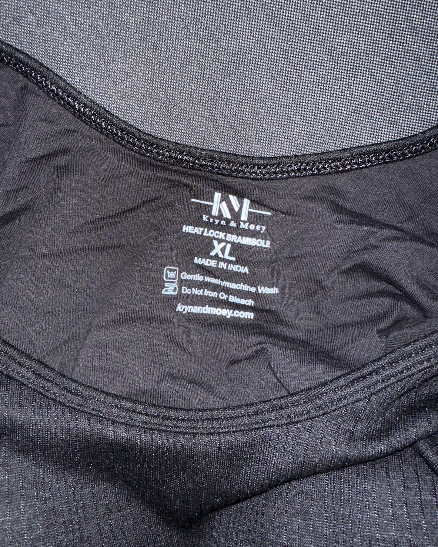 Black heat-lock bramisole