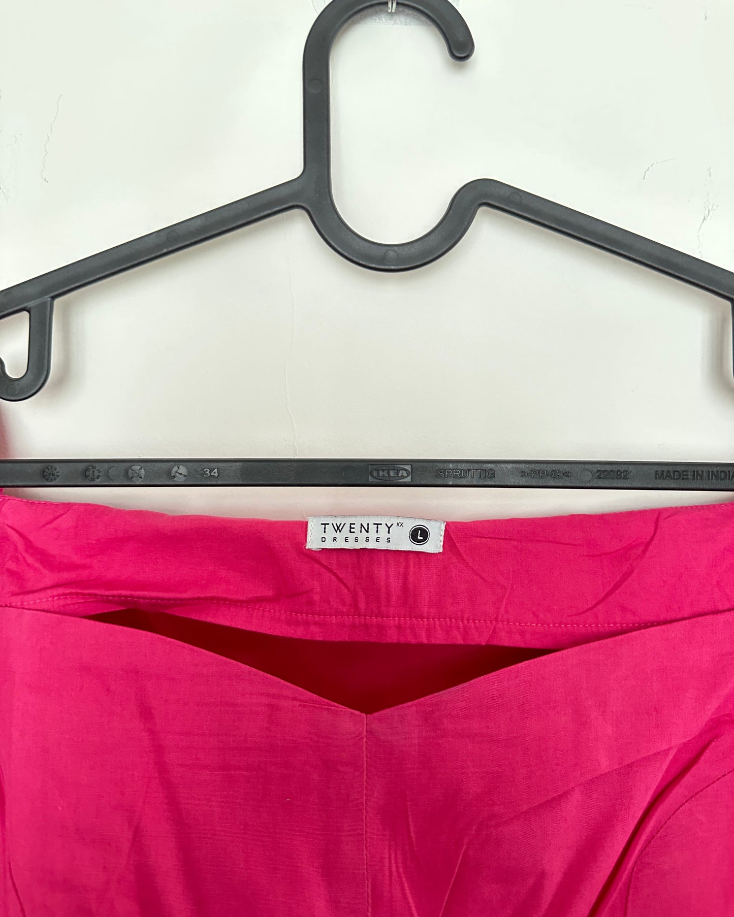 Pink Puff sleeves midi dress with cut-out