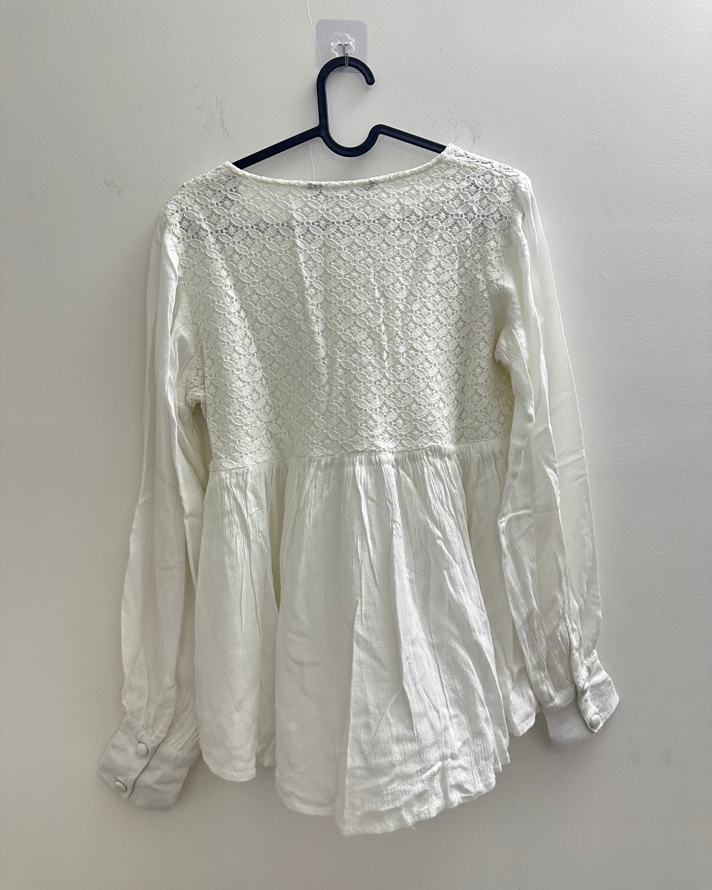 White full sleeve top with gathers