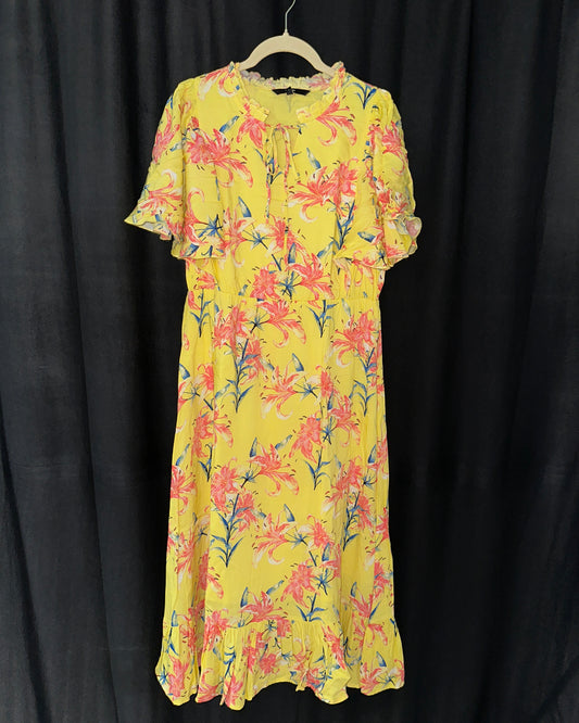 Floral yellow midi dress with bat sleeves