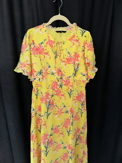 Floral yellow midi dress with bat sleeves