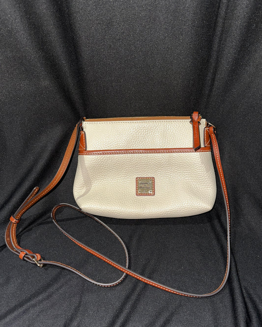 Pebble grain pouchette crossbody bag