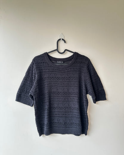 Black knit crop top