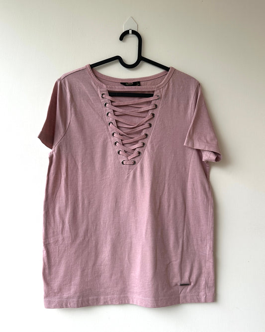 Pink t-shirt with criss-cross neck