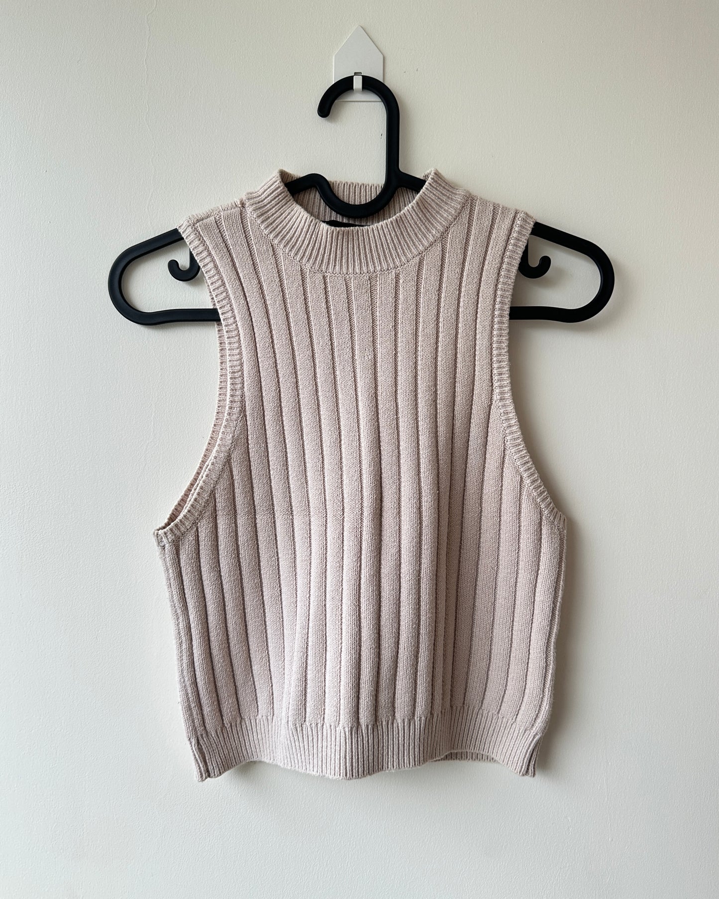 Beige knit crop top