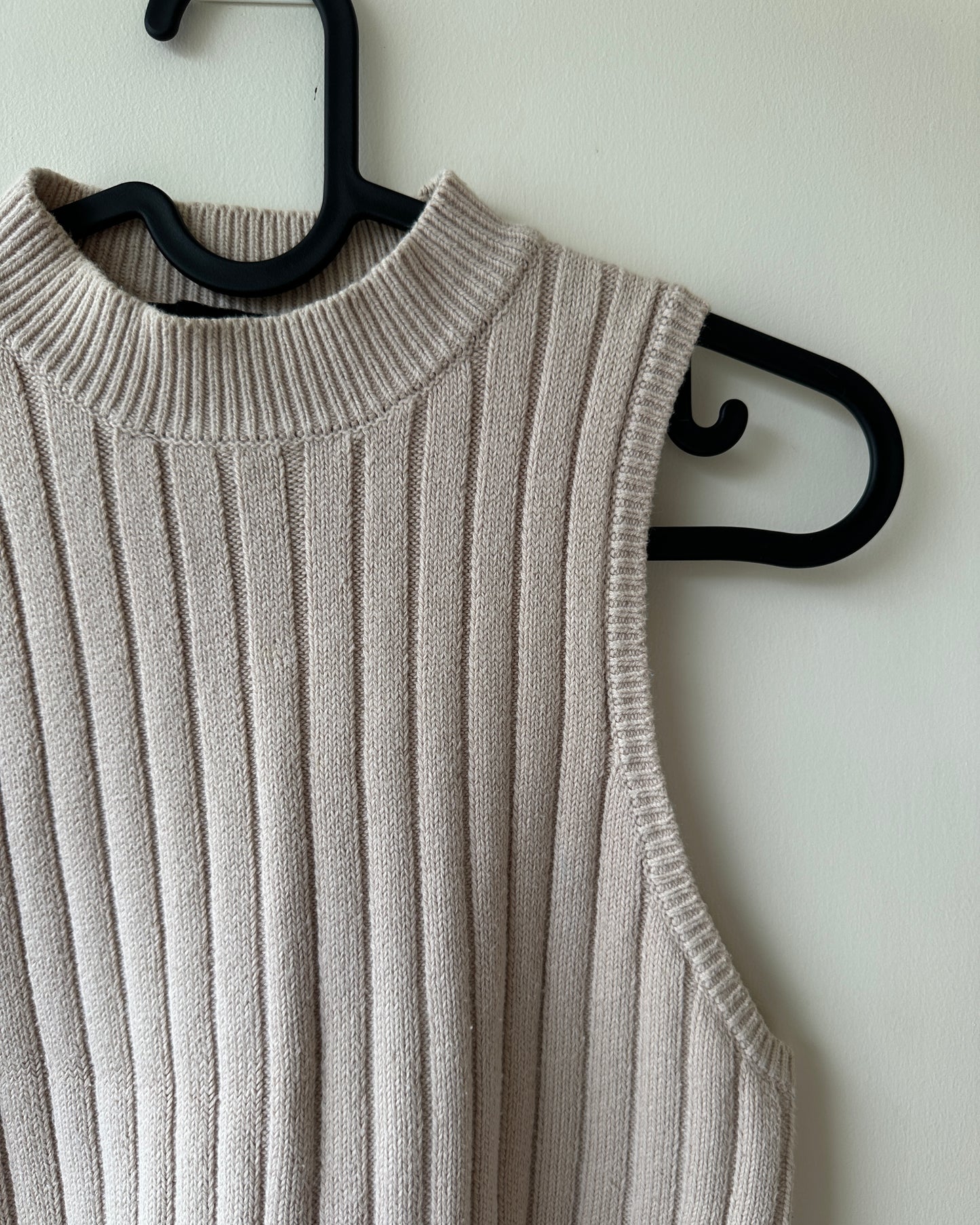 Beige knit crop top