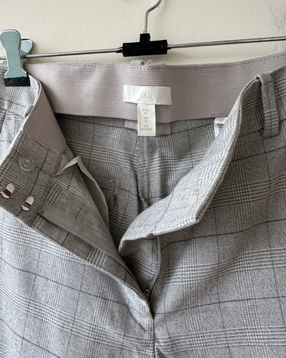 Grey checks mid rise formal trousers