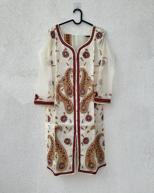 White embroidered kurta with shawl (2 pcs)
