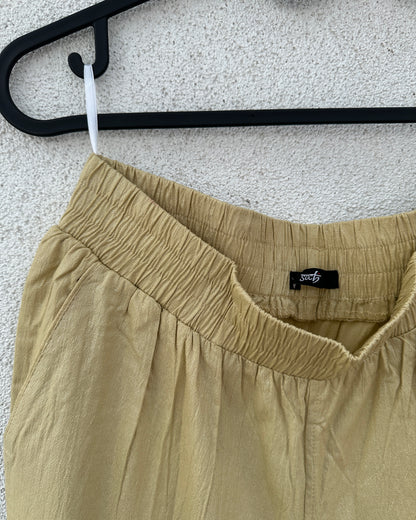 Gold fitted pants