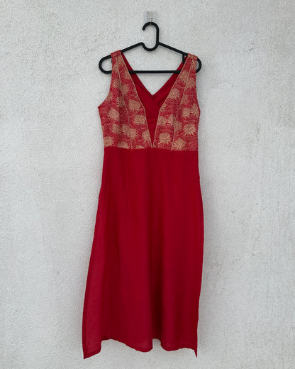 Red sleeveless kurta set