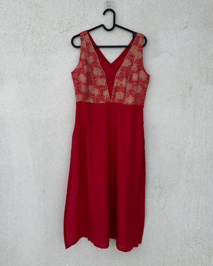 Red sleeveless kurta set