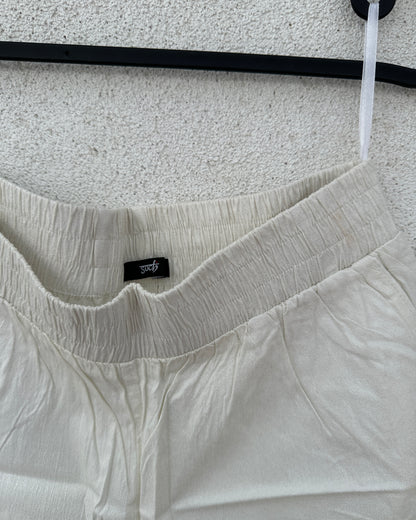 White fitted pants