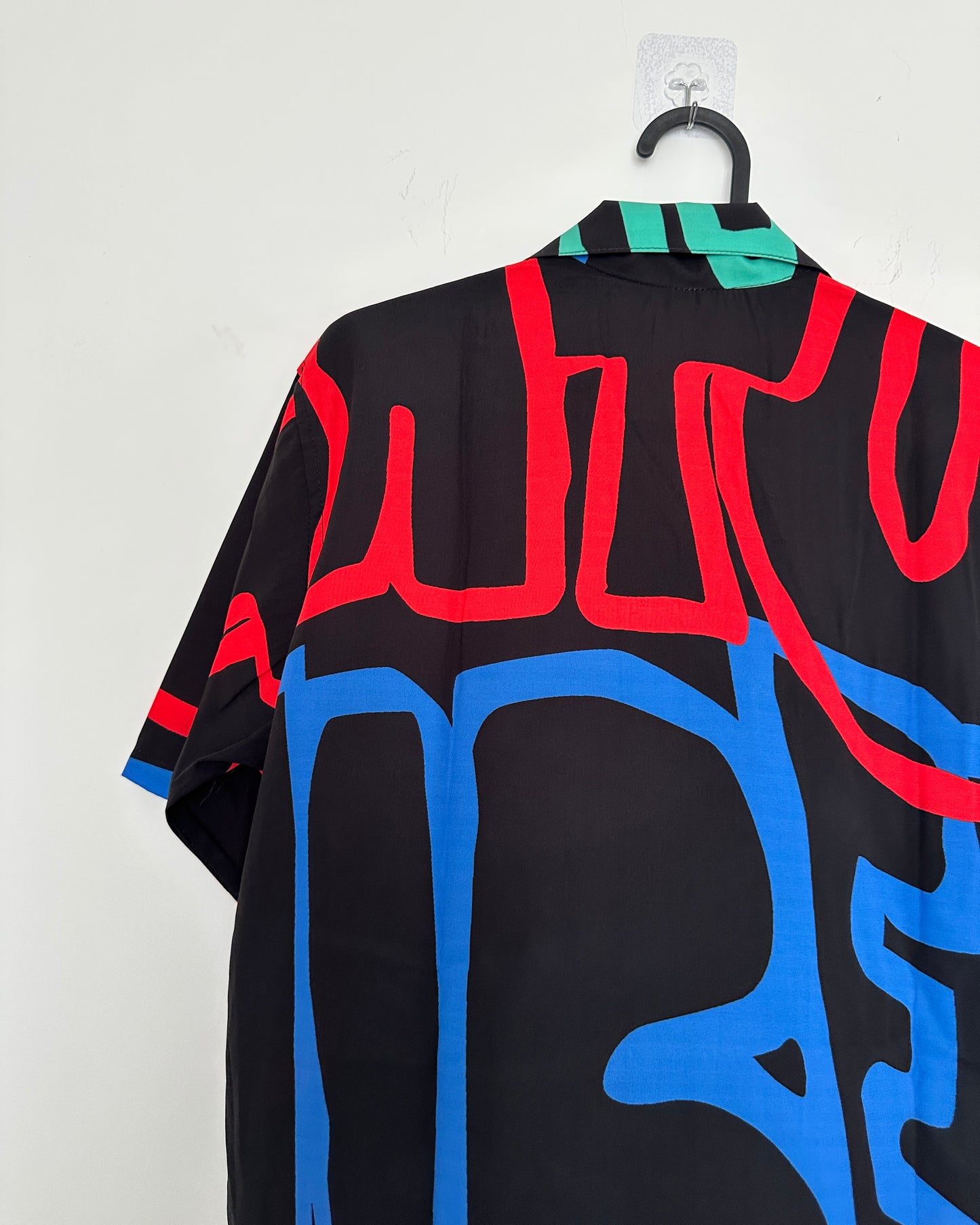 Black abstract print shirt