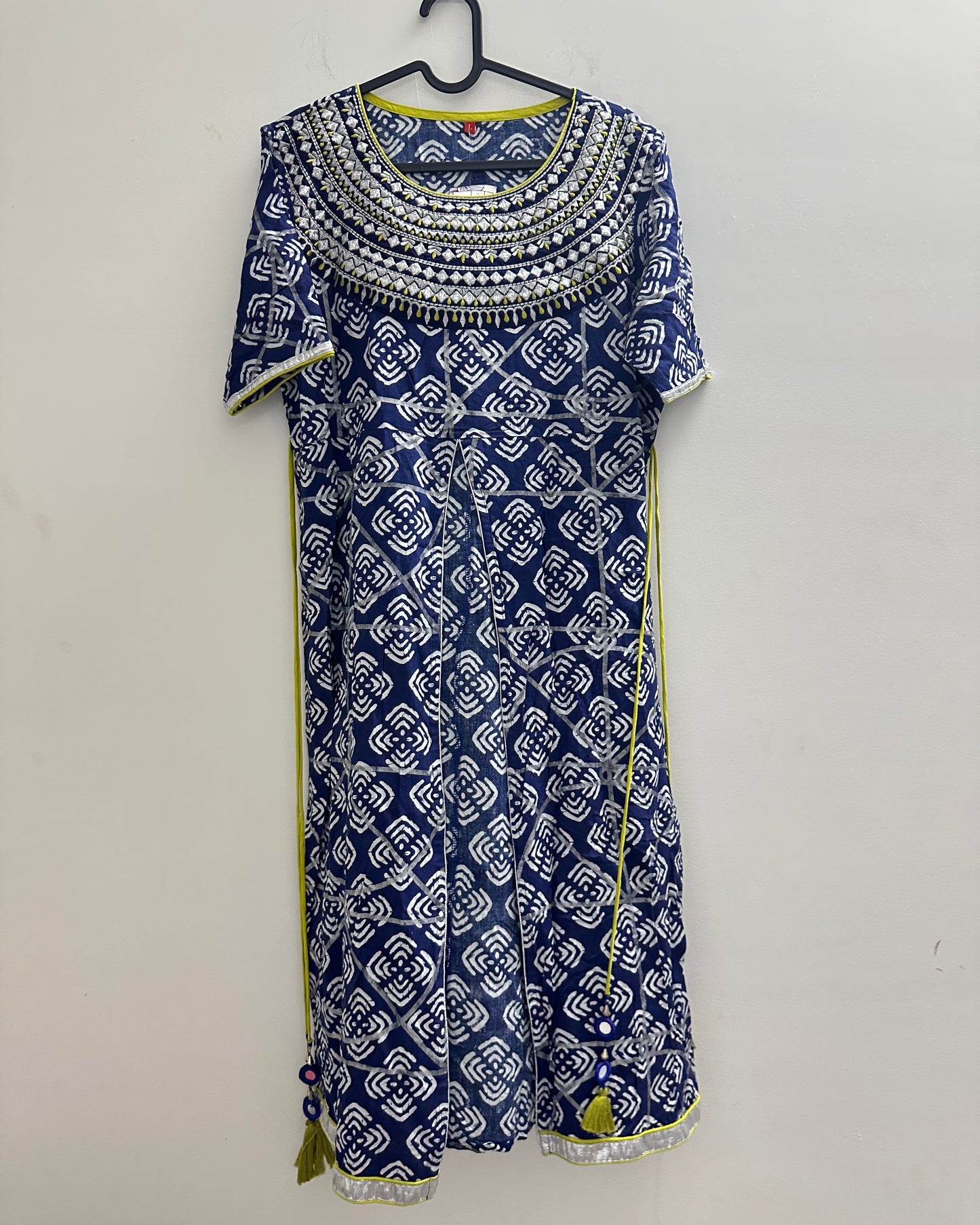 Blue and white festive kurta (2 pcs; with inner)