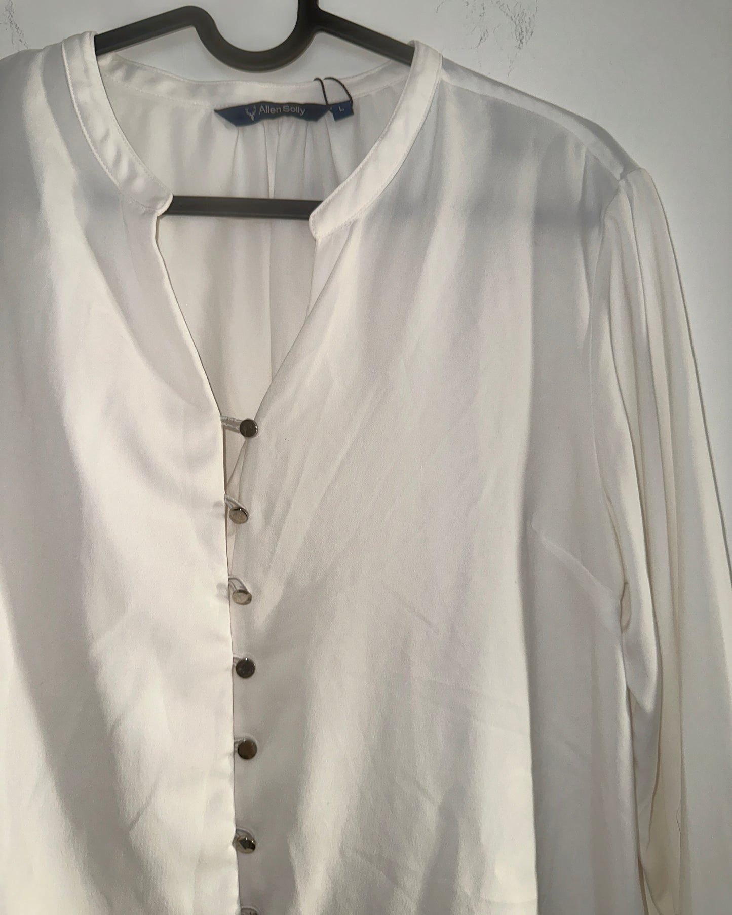 White full sleeve formal blouse