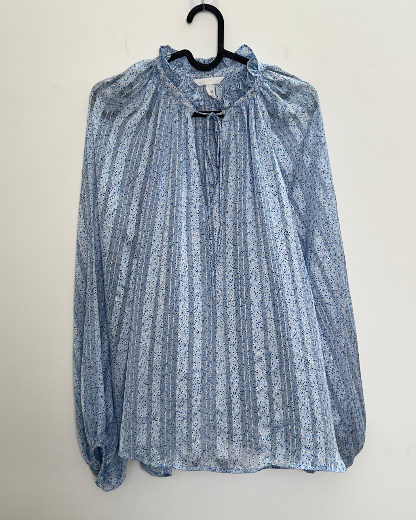 Baby blue floral blouse with tie-ups