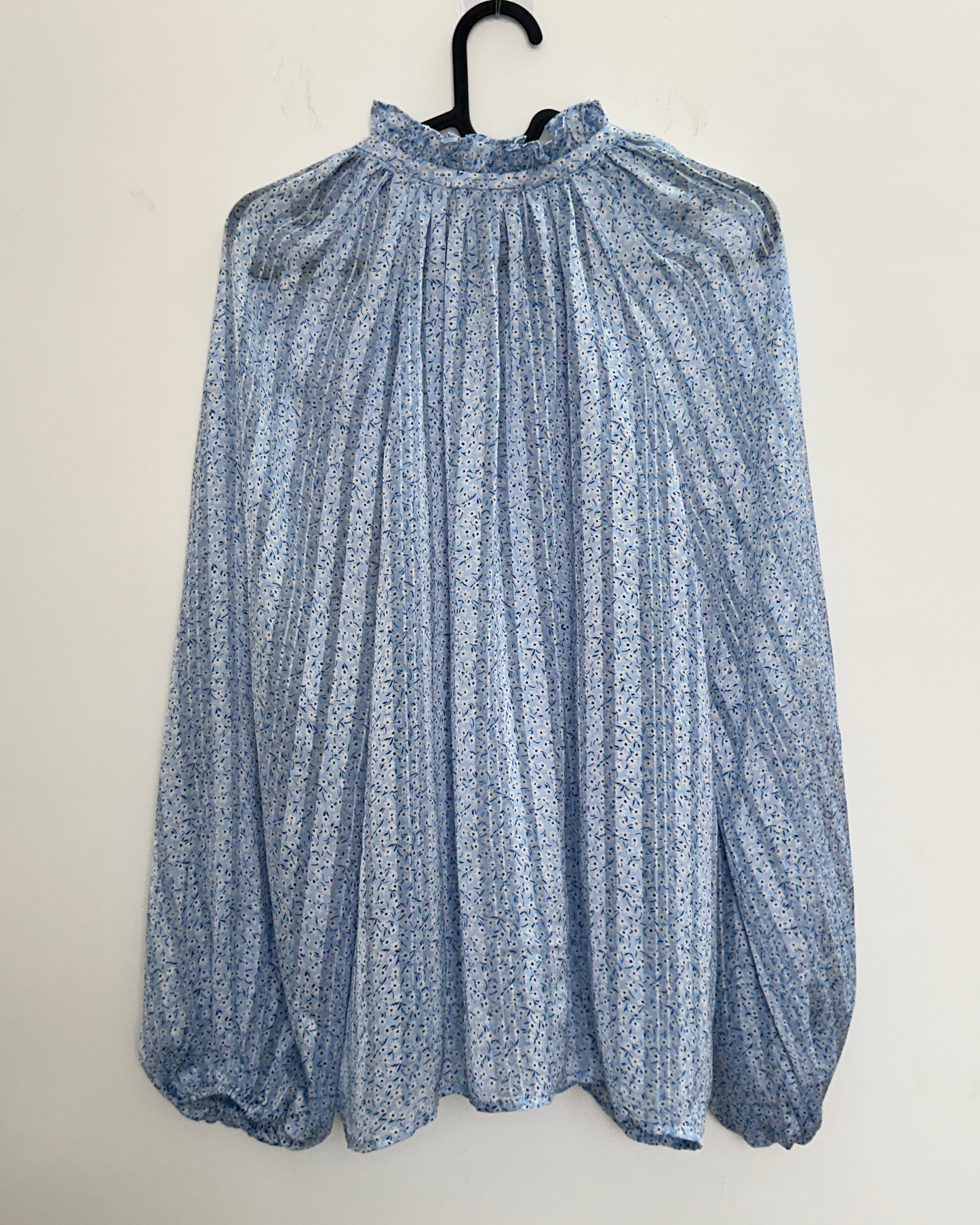 Baby blue floral blouse with tie-ups