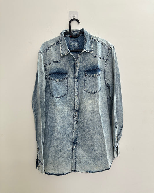 Full sleeve denim shirt