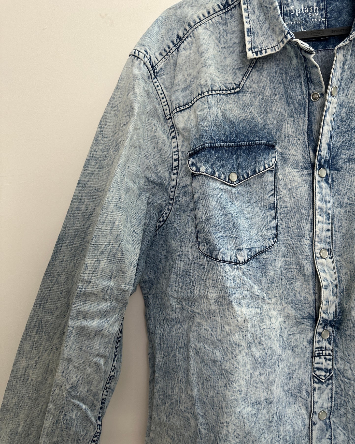 Full sleeve denim shirt