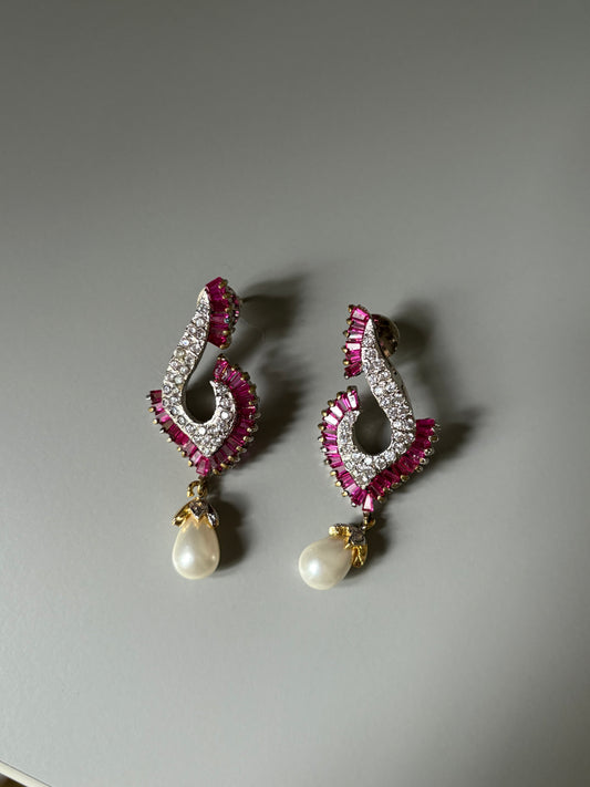 Pink and white stones earring with pearl
