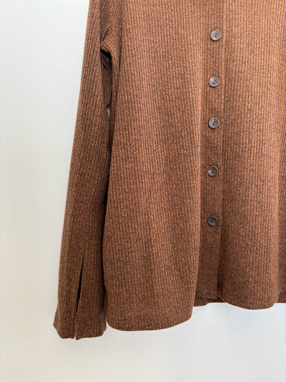 The Circle brown ribbed knit button-down shirt with a polo collar and split-cuff sleeve detail.